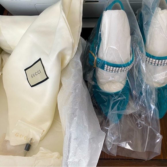 Authentic GUCCI pump - brand new. Never worn. - Picture 4 of 6